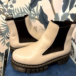 Awesome condition Dr. Marten’s Audrick boots! Only worn a few times!